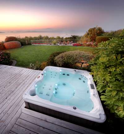 Jacuzzi J200 Series Hot Tubs